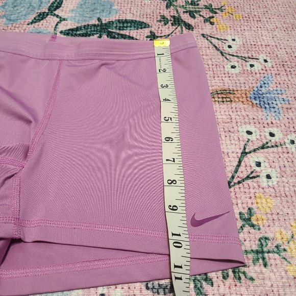 Nike Golf Tour Performance Women's Spandex Lavender Athletic Workout Shorts Sm - Picture 3 of 9